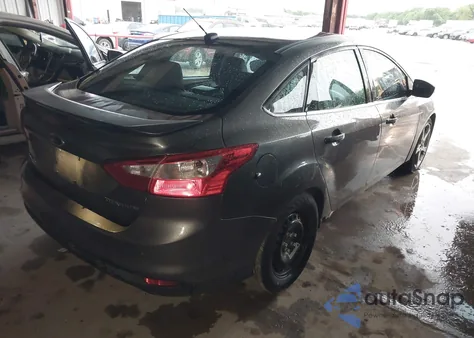 2013 Ford Focus Titanium z USA, uszkodzony, nr VIN 1FADP3J20DL189239